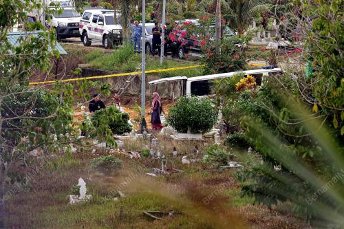 PENGGALIAN SEMULA KUBUR PALAPES SYAMSUL HARIS