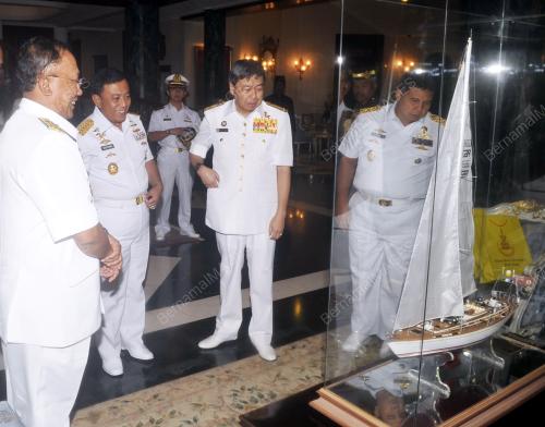 SULTAN SHARAFUDDIN IDRIS SHAH