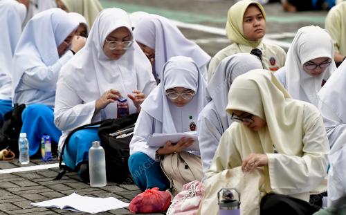 HARI PERTAMA SPM 2023