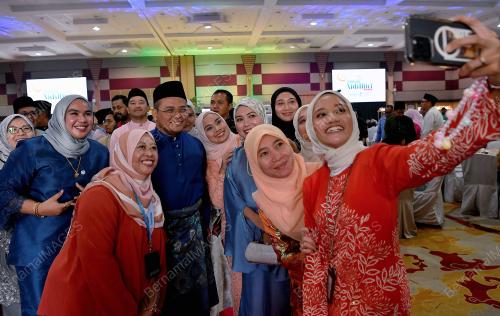 DATUK SERI AMIRUDIN SHARI