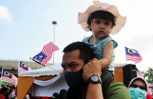 TINJAUAN MEJELANG HARI KEBANGSAAN KE-63