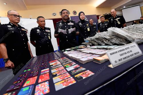 DATUK HUSSEIN OMAR KHAN