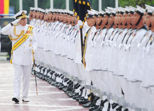 SULTAN SHARAFUDDIN IDRIS SHAH