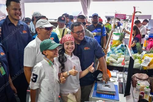 DATUK SERI AMIRUDIN SHARI