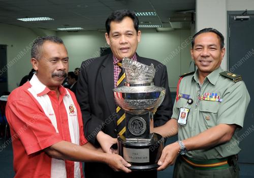 SG02_31122012_PC_BOLA