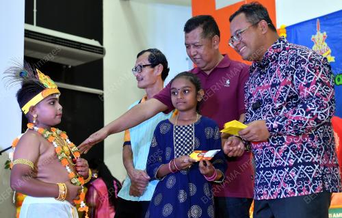 DATUK SERI AMIRUDIN SHARI