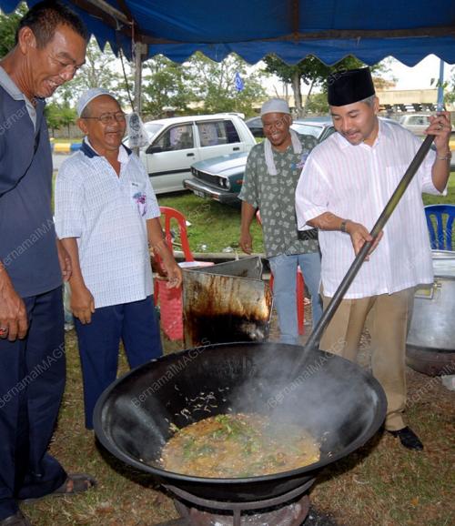 MOHAMAD KHIR TOYO
