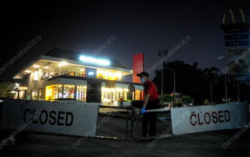 PREMIS 24 JAM TUTUP JAM 8 MALAM