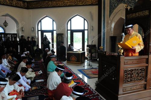 SULTAN SHARAFUDDIN IDRIS SHAH