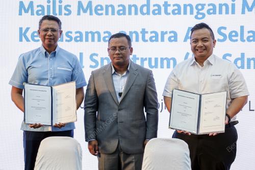 DATUK SERI AMIRUDIN SHARI