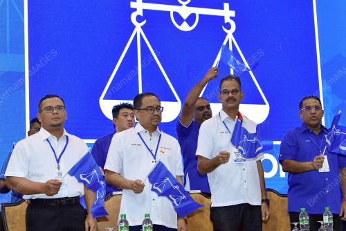DATUK SERI AMIRUDIN SHARI