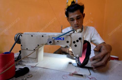 KITAR SEMULA SONGKOK LAMA DAN ROSAK