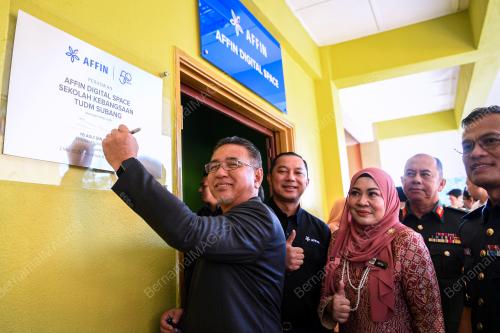 ADLY ZAHARI