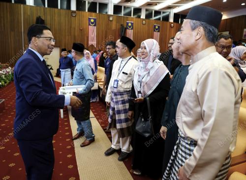 DATUK SERI IR DR ZAINI UJANG