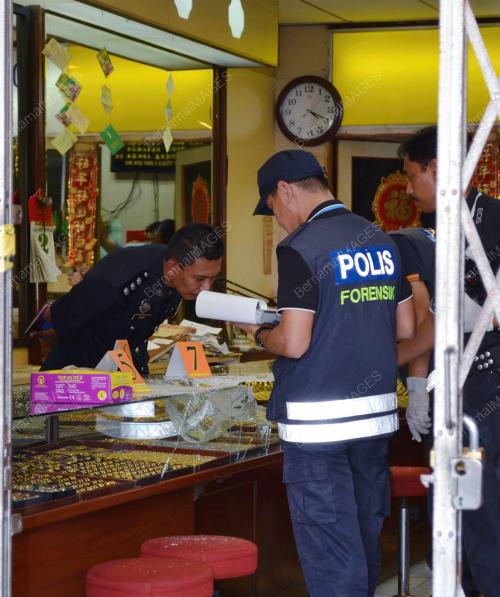 ROMPAKAN KEDAI EMAS DI KLANG