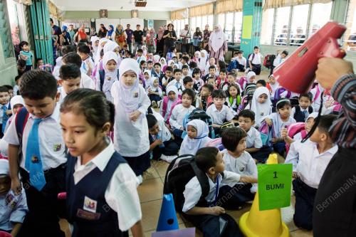 SG03_03012017_SEKOLAH_ANGGERIK