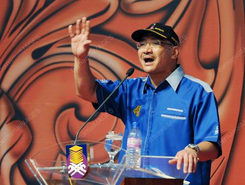 DATUK SERI HISHAMMUDDIN TUN HUSSEIN