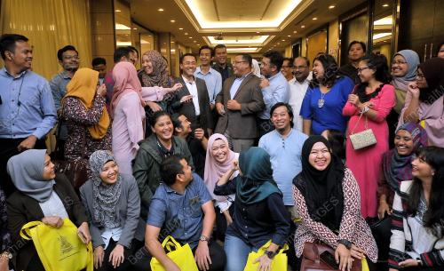 SG03_05102018_HI-TEA_BN2018010039870