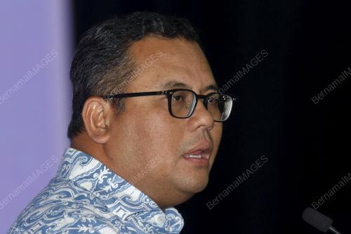 DATUK SERI AMIRUDIN SHARI