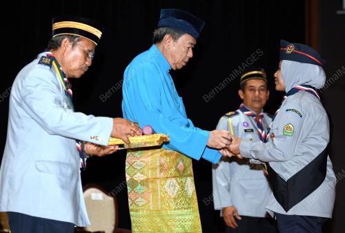SG03_05122017_PENGAKAP