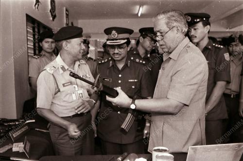 TENGKU AHMAD RITHAUDEEN