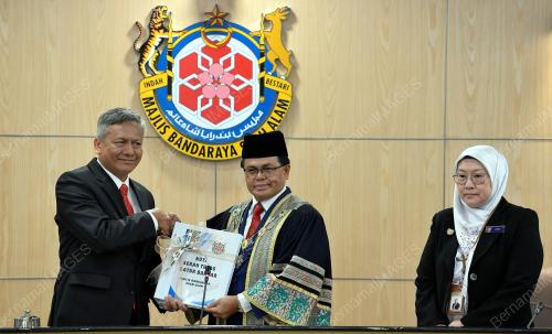 DATUK MOHD FAUZI MOHD YATIM