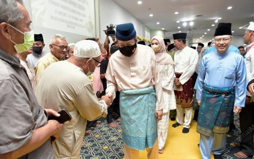SULTAN SHARAFUDDIN IDRIS SHAH