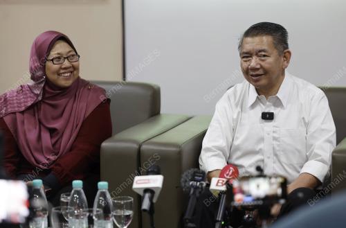 DATUK SERI SALAHUDDIN AYUB