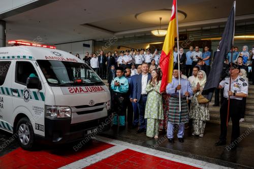 DATUK SERI AMIRUDIN SHARI