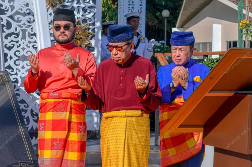 SULTAN SELANGOR SULTAN SHARAFUDDIN IDRIS SHAH