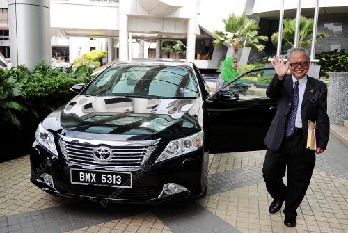 SG03_08122014_SERAH_KERETA