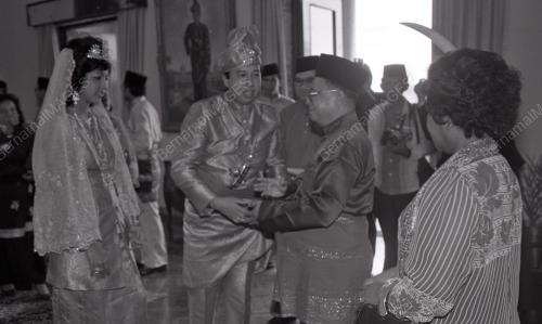 SG03_09012015_PENGANTIN_MENGHADAP