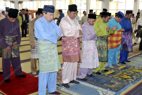 SULTAN SHARAFUDDIN IDRIS SHAH
