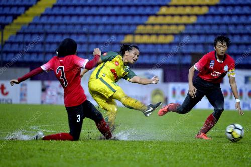 SG03_09122018_BOLA_WANITA