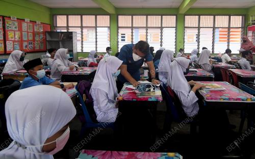 DATUK DR RADZI JIDIN