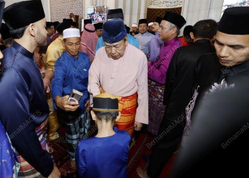 SULTAN SHARAFUDDIN IDRIS SHAH