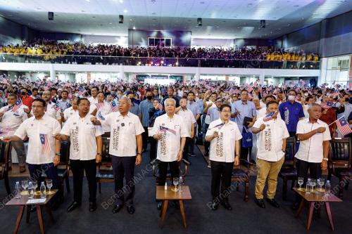 DATUK SERI ISMAIL SABRI YAAKOB