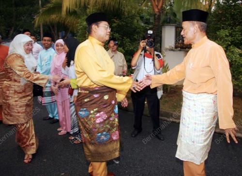TAN SRI MUHAMMAD MUHAMAD TAIB