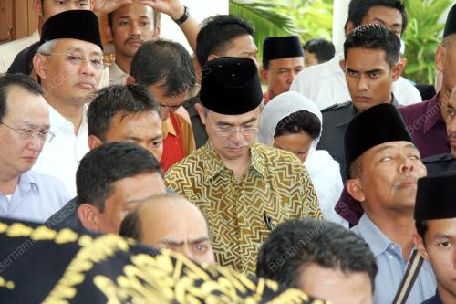 DATUK ZAKARIA DEROS