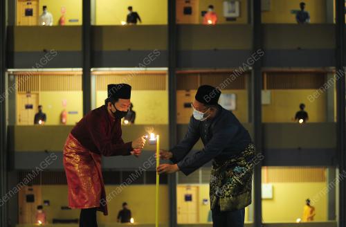TINJAUAN SUASANA PELAJAR YANG TIDAK PULANG KE KAMPUNG