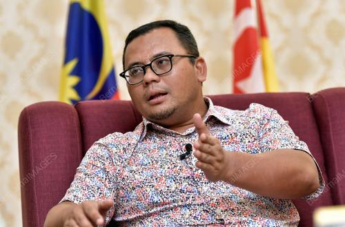 DATUK SERI AMIRUDIN SHARI