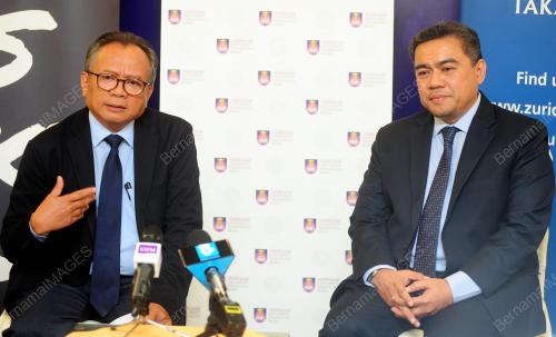 MAJLIS PENYERAHAN SUMBANGAN ZURICH TAKAFUL KEPADA UITM