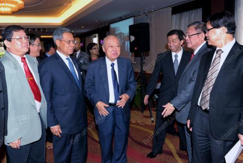 SG03_12012012_SHARING_MOMENT