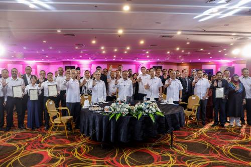 DATUK SERI AMIRUDIN SHARI
