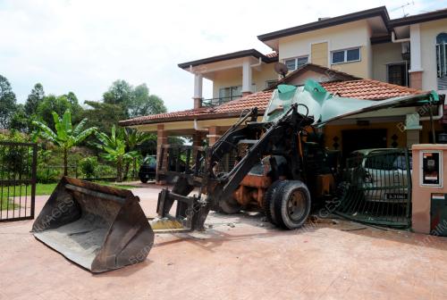SG03_13022012_FORLIFT_TERBABA