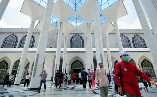 SOLAT JUMAAT SHAH ALAM