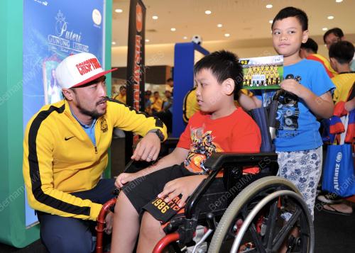 SG03_13062015_HARIMAU_MALAYA