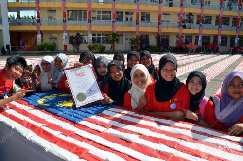 SG03_13092012_BENDERA