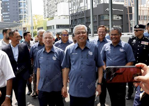 DATUK SERI ISMAIL SABRI YAAKOB