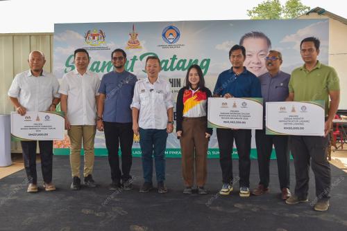 DATUK CHAN FOONG HIN